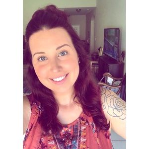 Meet your Posher, Cassandra